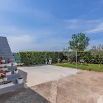 Gorgeous In With Wifi Апартаменты Valbandon