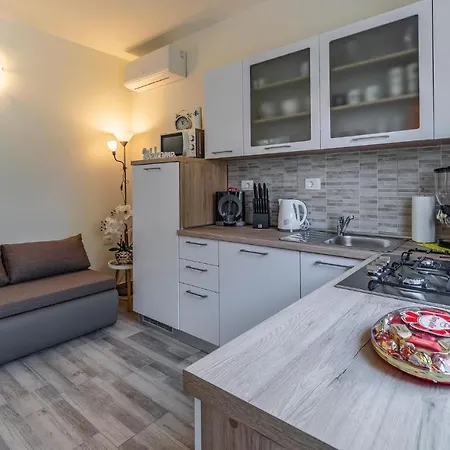 2 Bedroom Gorgeous In * Valbandon